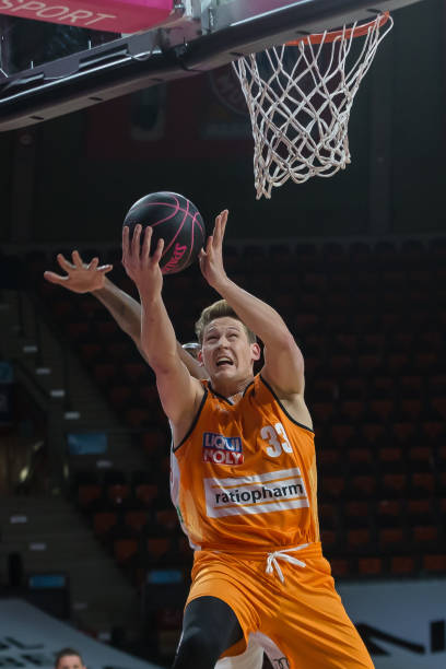 38岁的德 38岁的德